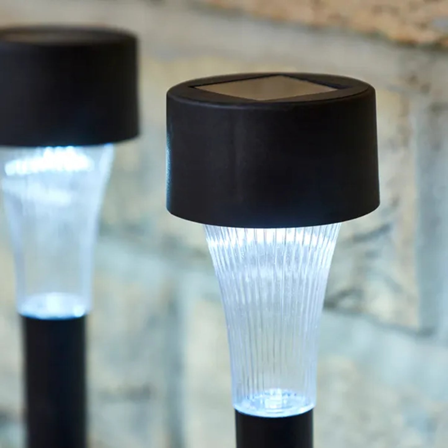 Solar Pathway Lights – Gentle Glow for Evening Pathways